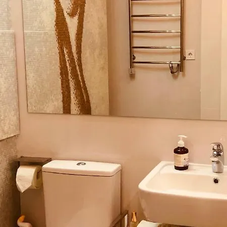 Апартаменты Возле Моря И Парка . Apartment *